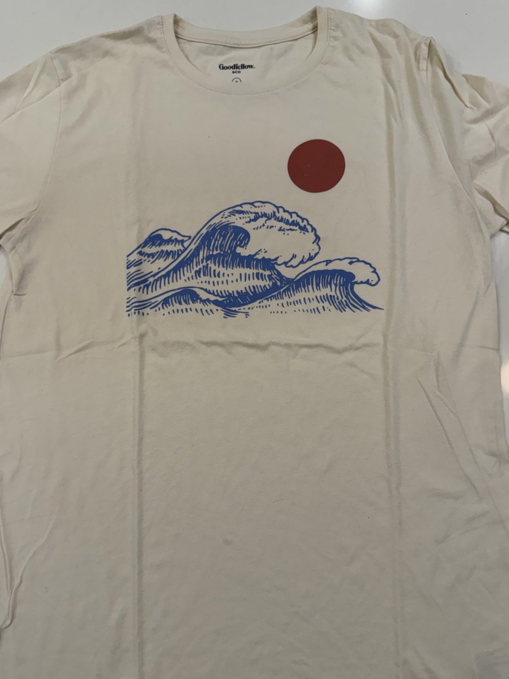 Goodfellow & Co Cream Short-Sleeve Tee with Blue Wave and Red Sun